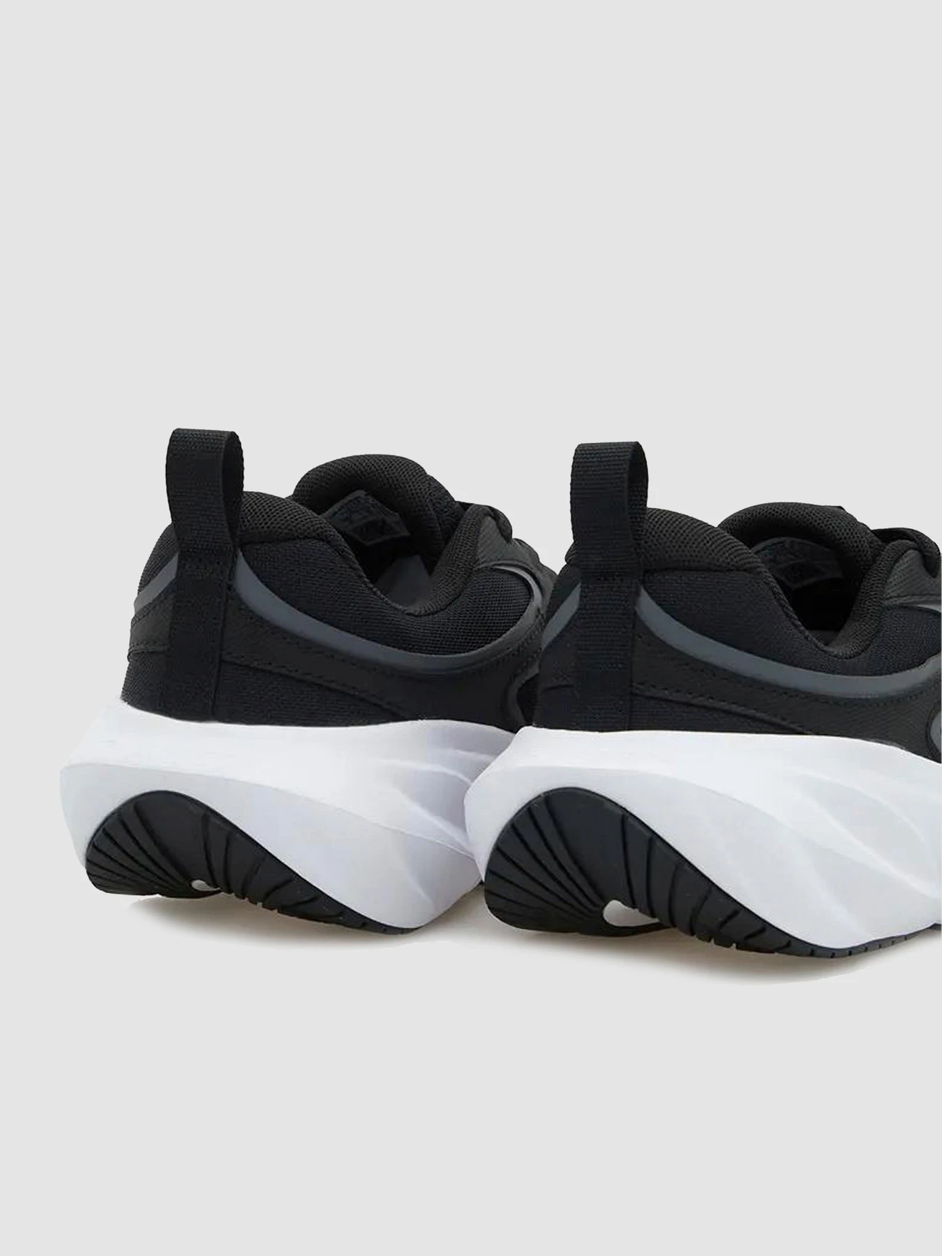 Кроссовки Under Armour Surge 5 модель 6010459-001 Кроссовки Under Armour Surge 5 модель 6010459-001 Фото