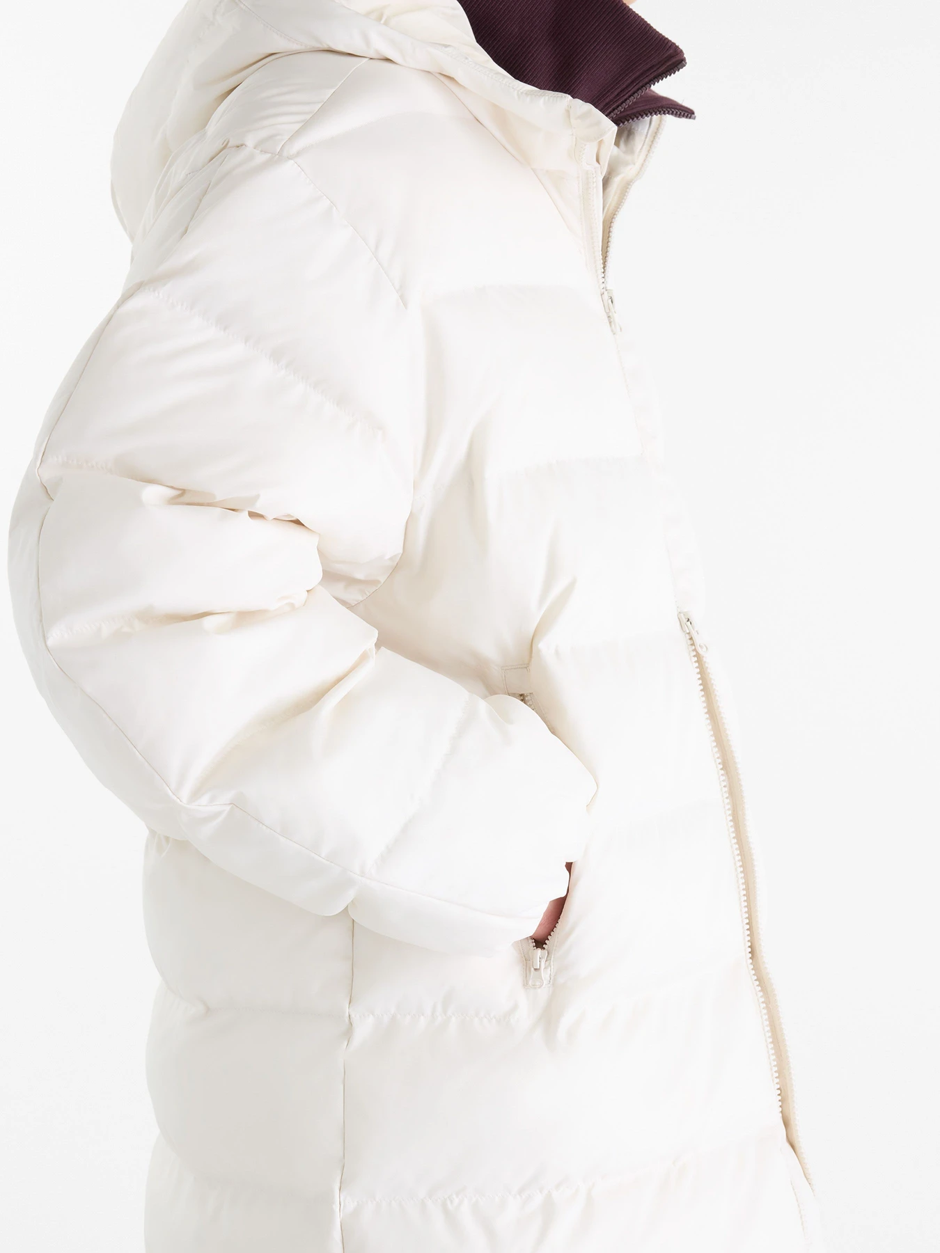 Куртки и дубленки New Balance Boston Long Puffer модель WJ62Y0KBLIN Куртки и дубленки New Balance Boston Long Puffer модель WJ62Y0KBLIN Фото