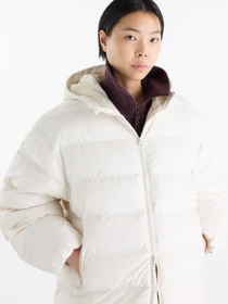 Куртки та дублянки New Balance Boston Long Puffer модель WJ62Y0KBLIN Фото