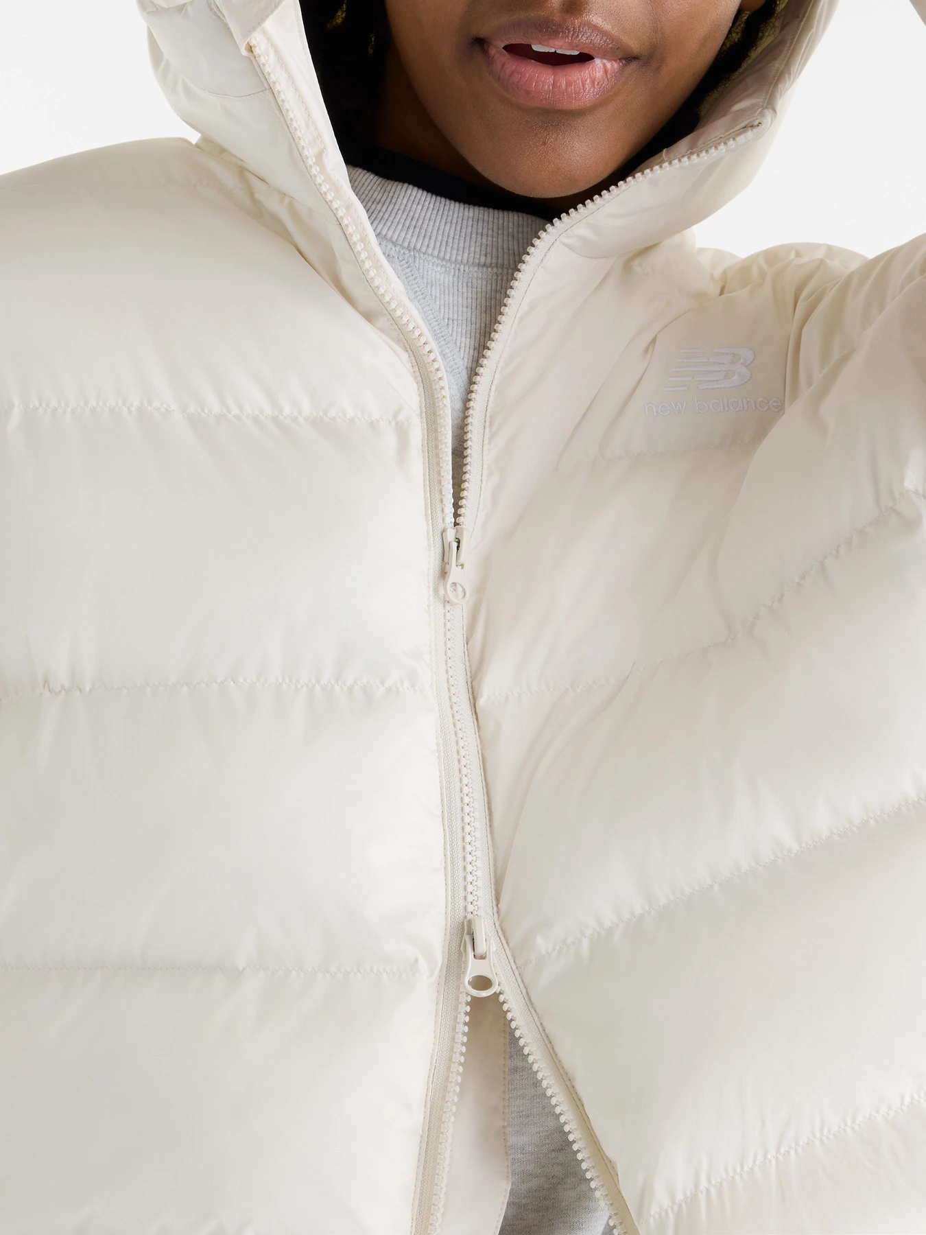 Куртки и дубленки New Balance Boston Puffer модель WJ62V5SNLIN Фото