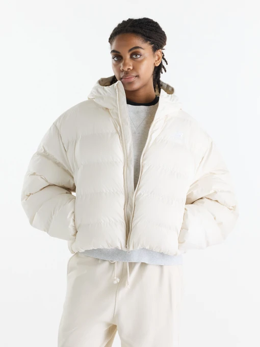 Куртки и дубленки New Balance Boston Puffer модель WJ62V5SNLIN Фото
