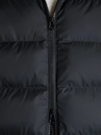 Куртки и дубленки New Balance Boston Puffer модель MJ62G17OBK Фото