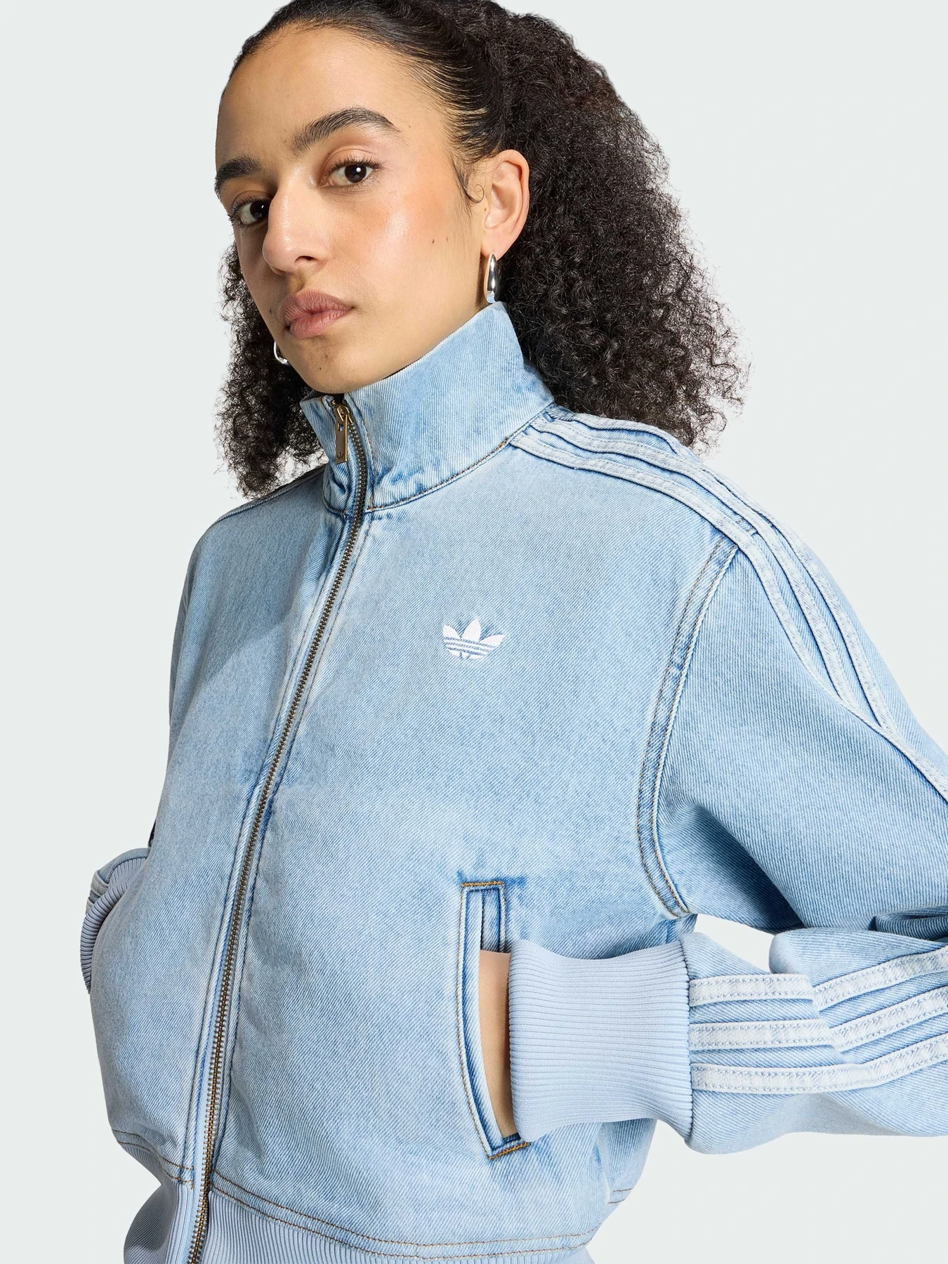 Куртки и дубленки Adidas модель KQ6492 Куртки и дубленки Adidas модель KQ6492 Фото