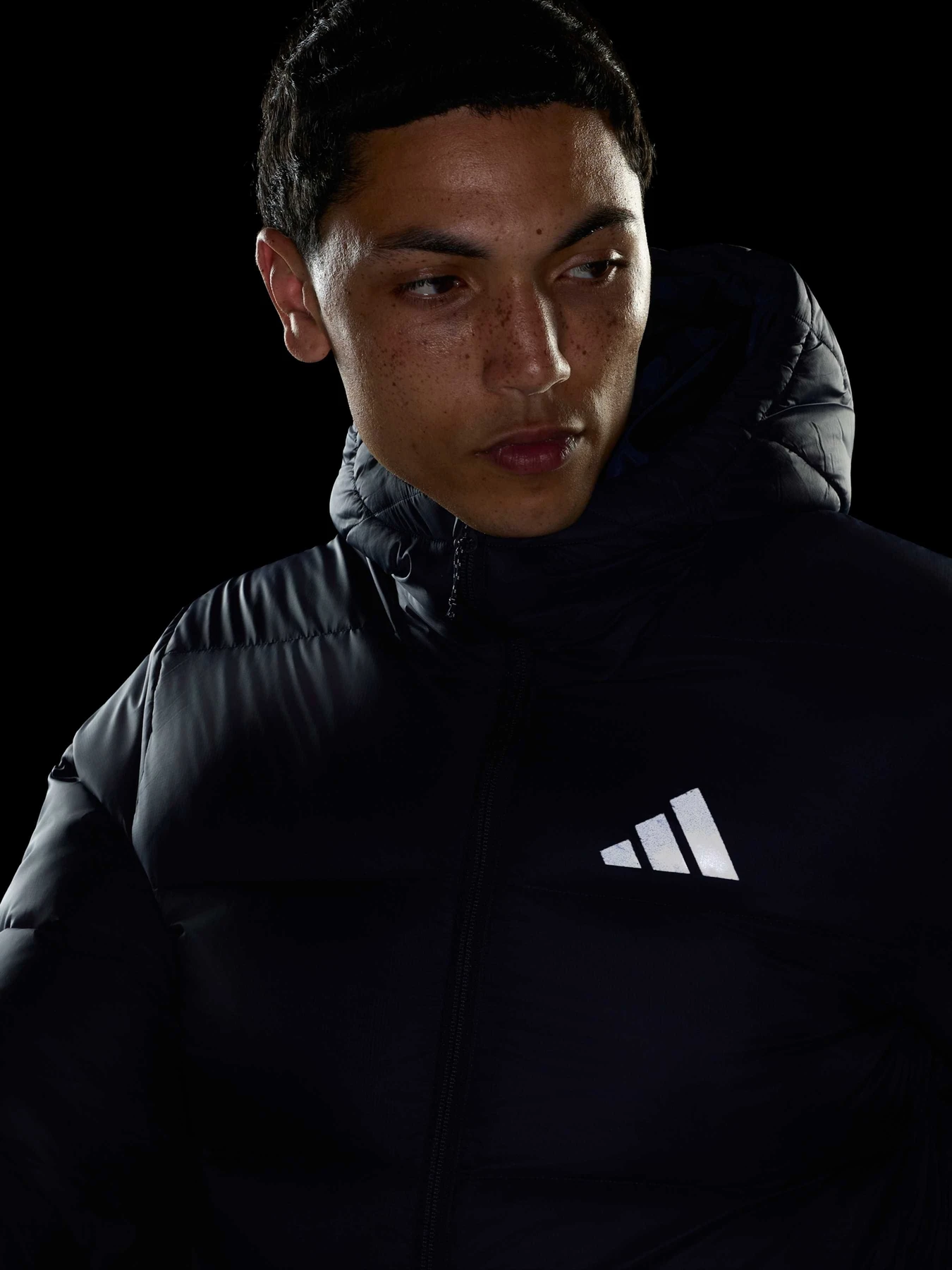 Куртки и дубленки Adidas модель KY2717 Куртки и дубленки Adidas модель KY2717 Фото