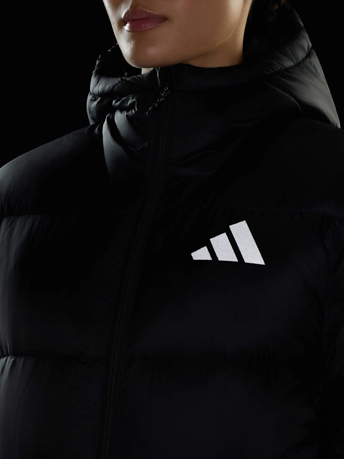 Куртки та дублянки Adidas модель KY2722 Фото
