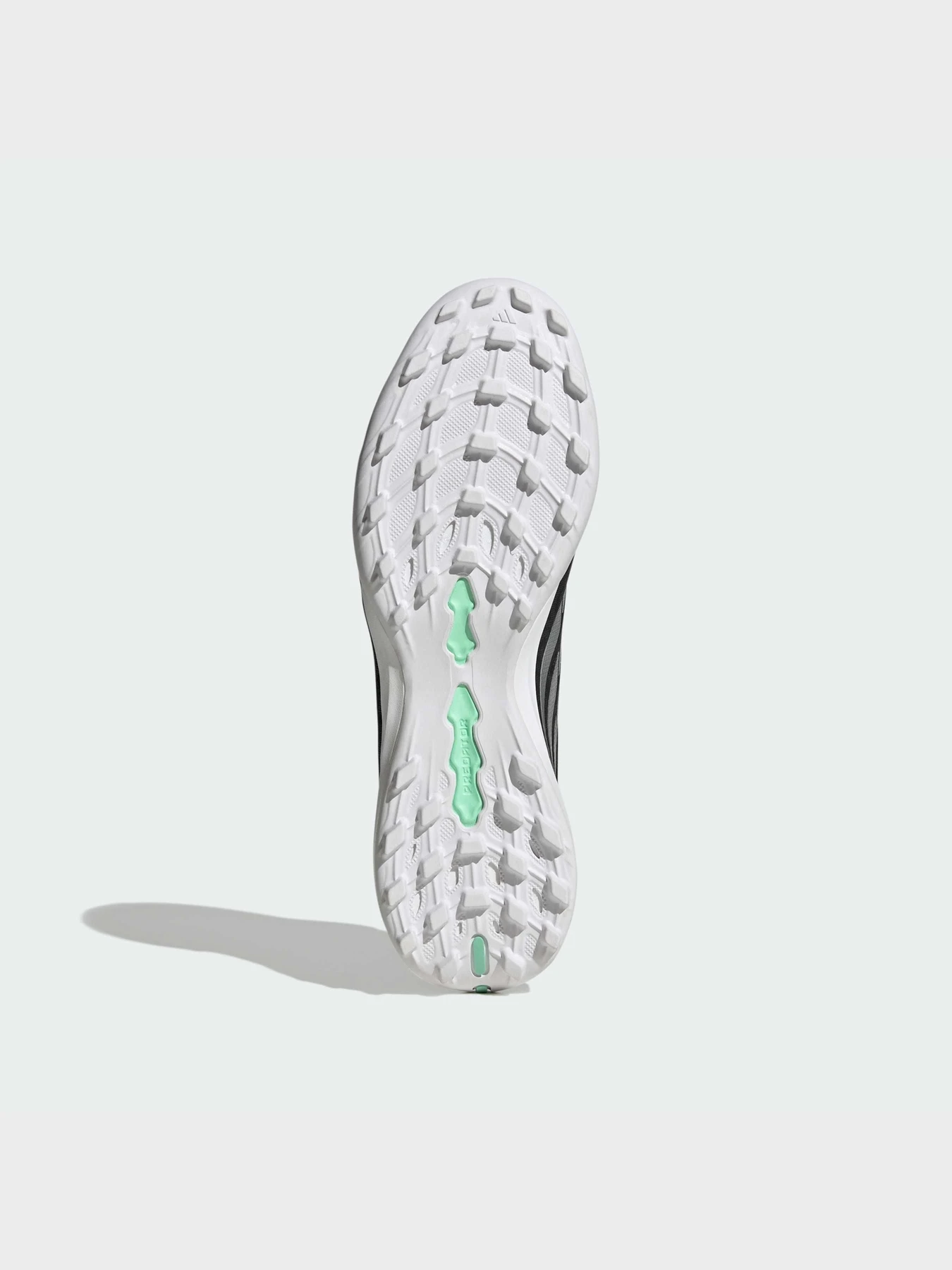 Кросівки Adidas Predator модель IH7215 Кросівки Adidas Predator модель IH7215 Фото
