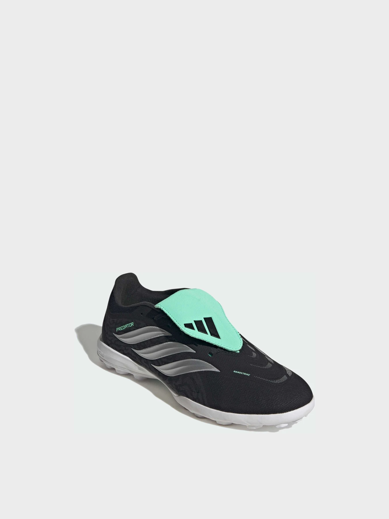 Кросівки Adidas Predator модель IH7215 Кросівки Adidas Predator модель IH7215 Фото
