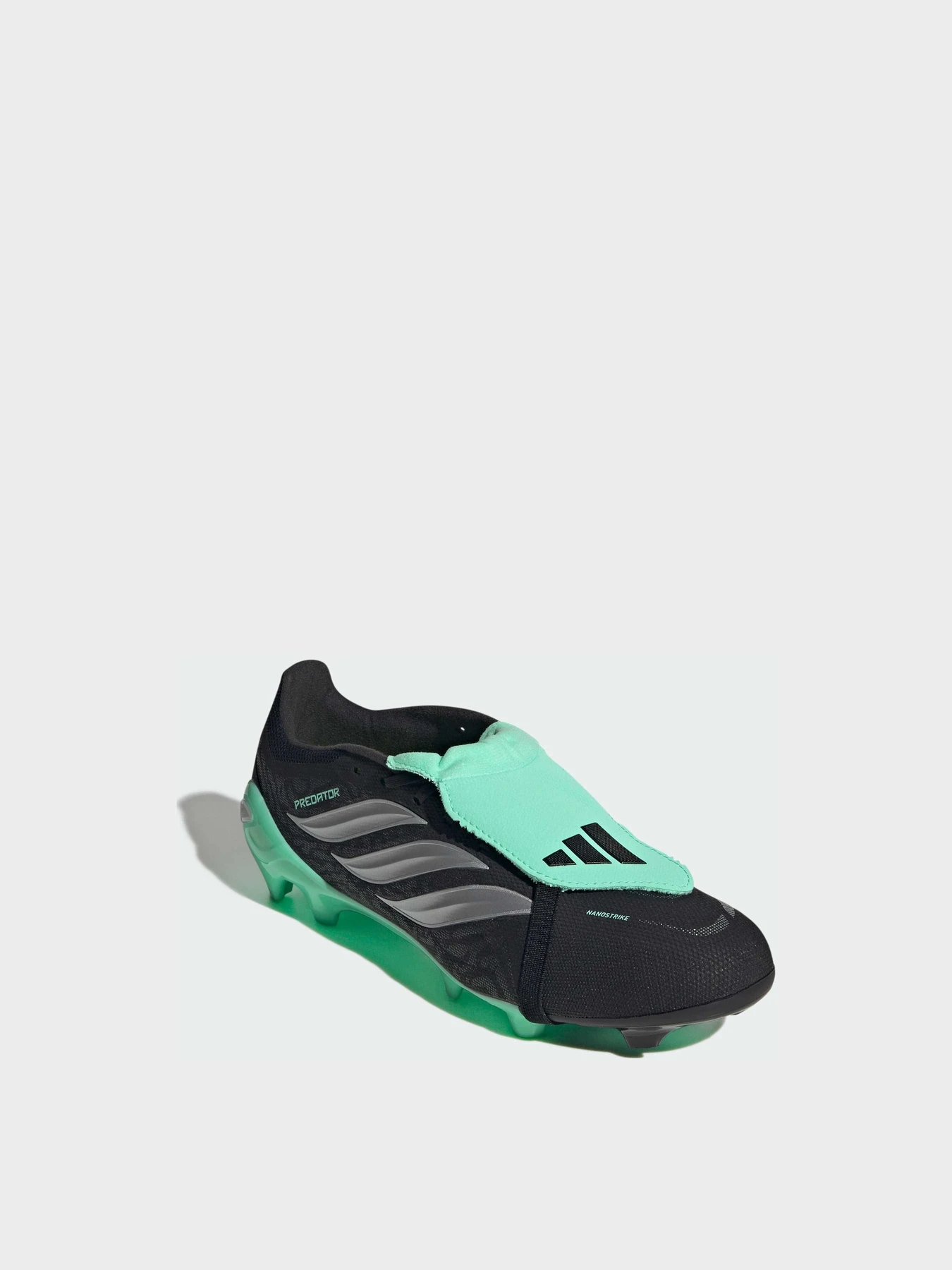 Кросівки Adidas Predator модель JP6273 Кросівки Adidas Predator модель JP6273 Фото