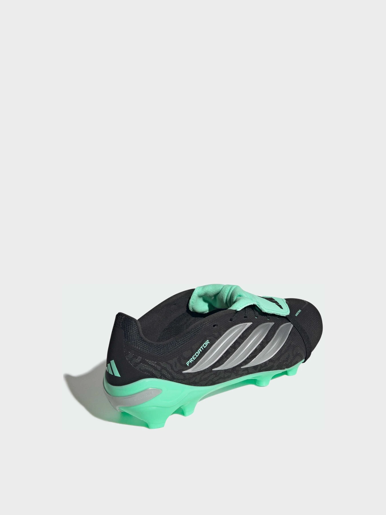 Кросівки Adidas Predator модель JP6273 Кросівки Adidas Predator модель JP6273 Фото