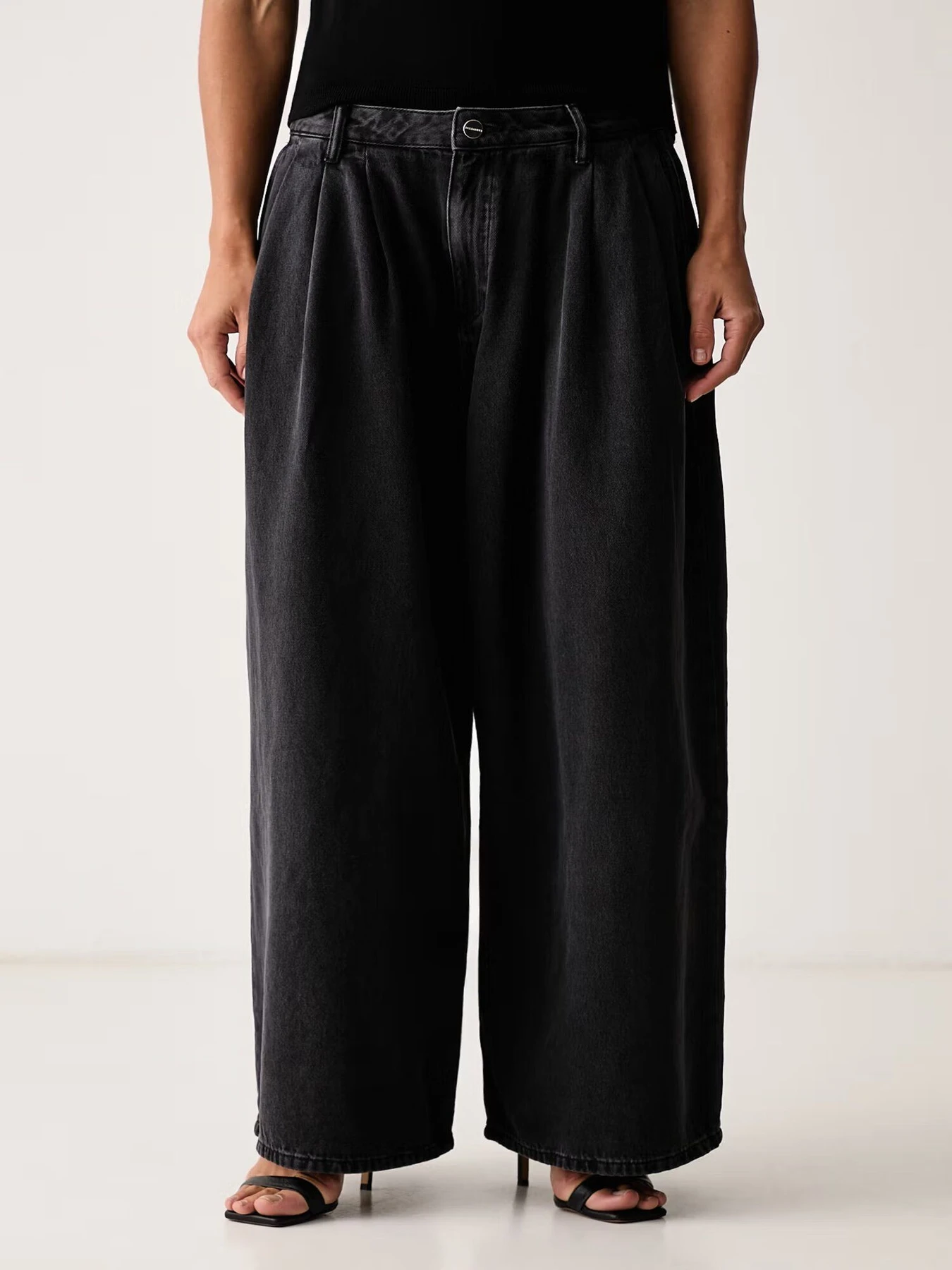 Джинсы All Saints Axis Pleat модель W012EF Фото