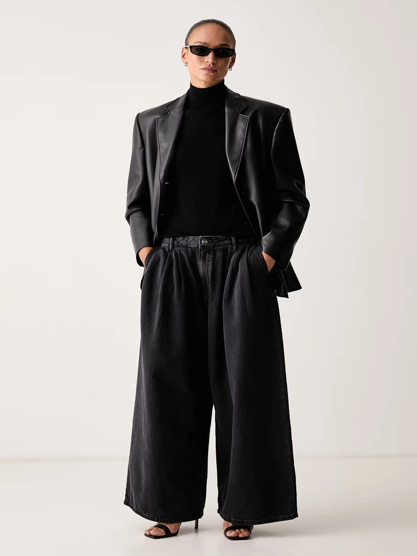 Джинсы All Saints Axis Pleat модель W012EF Фото