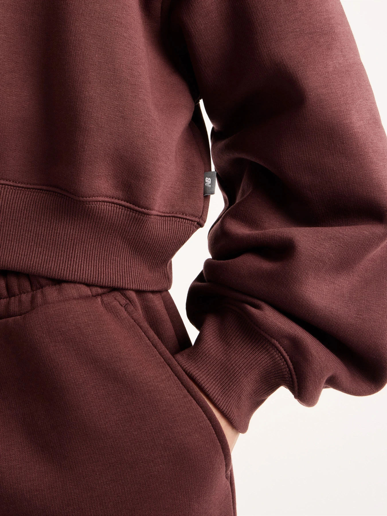 Худи и свитшоты New Balance Trackside Fleece Crew модель WT62T7JOYLR Фото