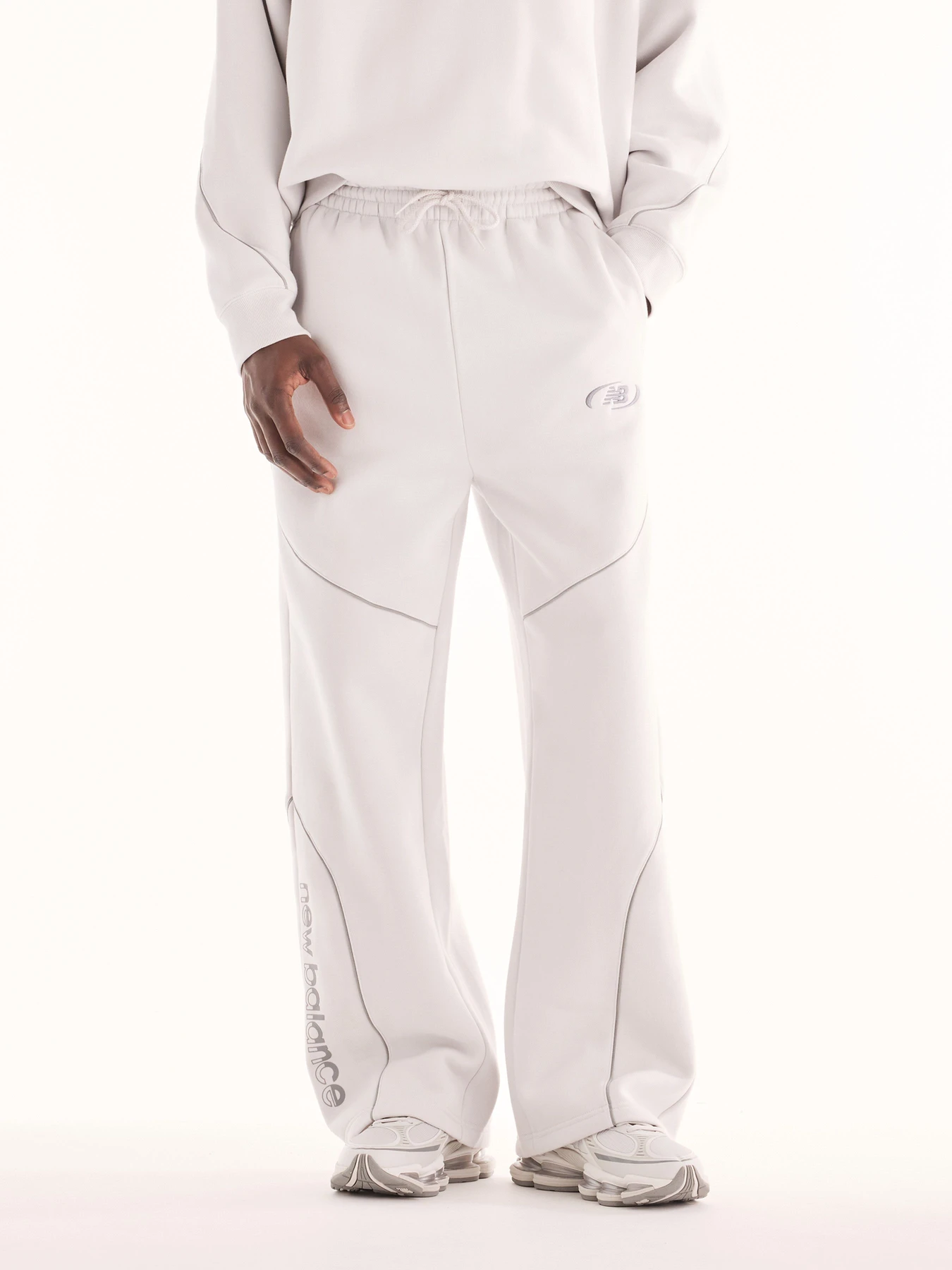 Брюки New Balance Trackside Fleece модель MB62G6ZVGYM Брюки New Balance Trackside Fleece модель MB62G6ZVGYM Фото