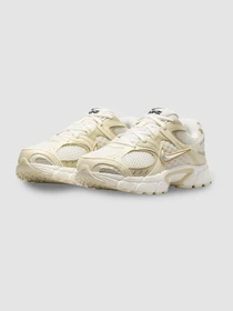 Кросівки NIKE V5 Rnr Se модель IO0464-101 Фото