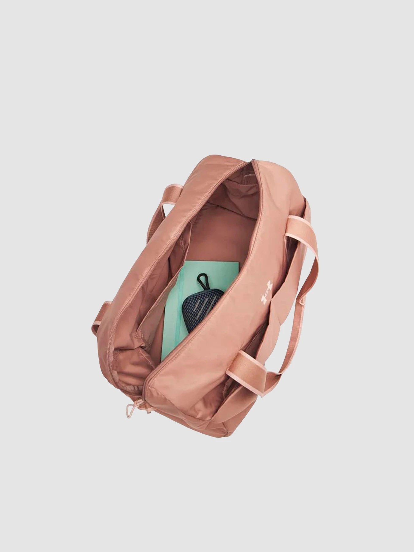 Сумки Under Armour Studio Lite Duffle модель 1388915-201 Сумки Under Armour Studio Lite Duffle модель 1388915-201 Фото