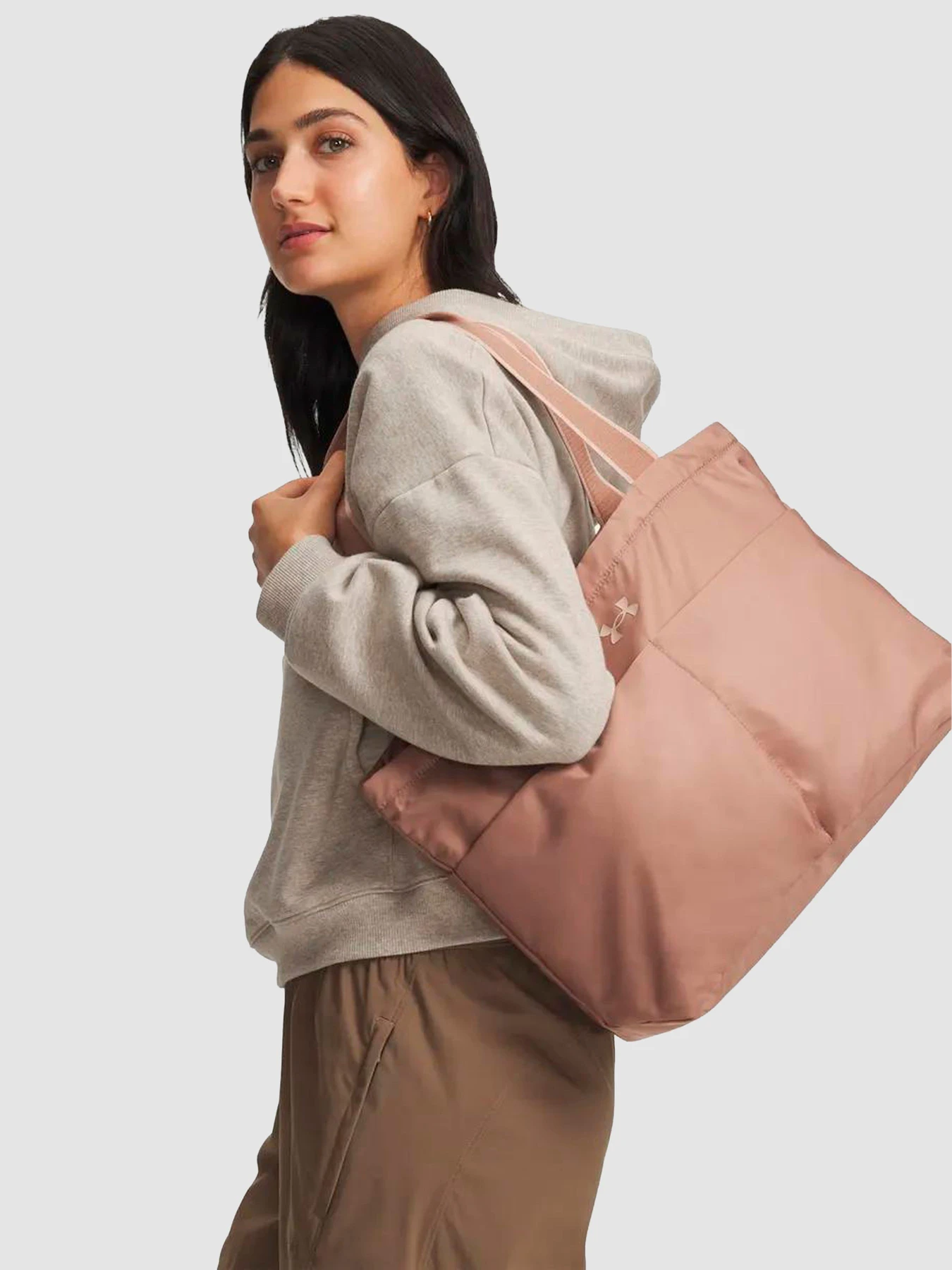 Сумки Under Armour Studio Lite Tote 16 L модель 1388920-201 Сумки Under Armour Studio Lite Tote 16 L модель 1388920-201 Фото