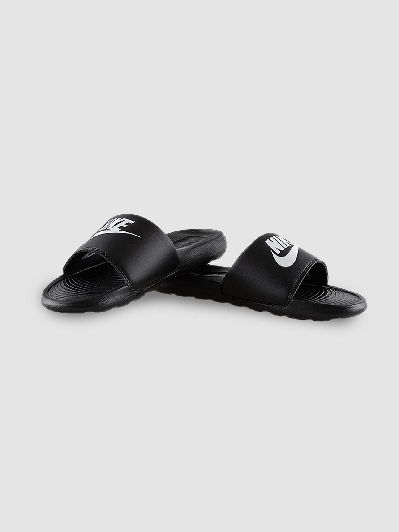 Шлёпанцы NIKE Victori One Slide модель CN9677-005 Шлёпанцы NIKE Victori One Slide модель CN9677-005 Фото