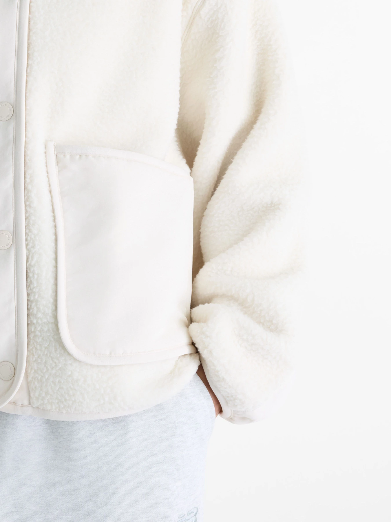Куртки и дубленки New Balance High Pile Fleece модель WJ62Q8YDLIN Фото