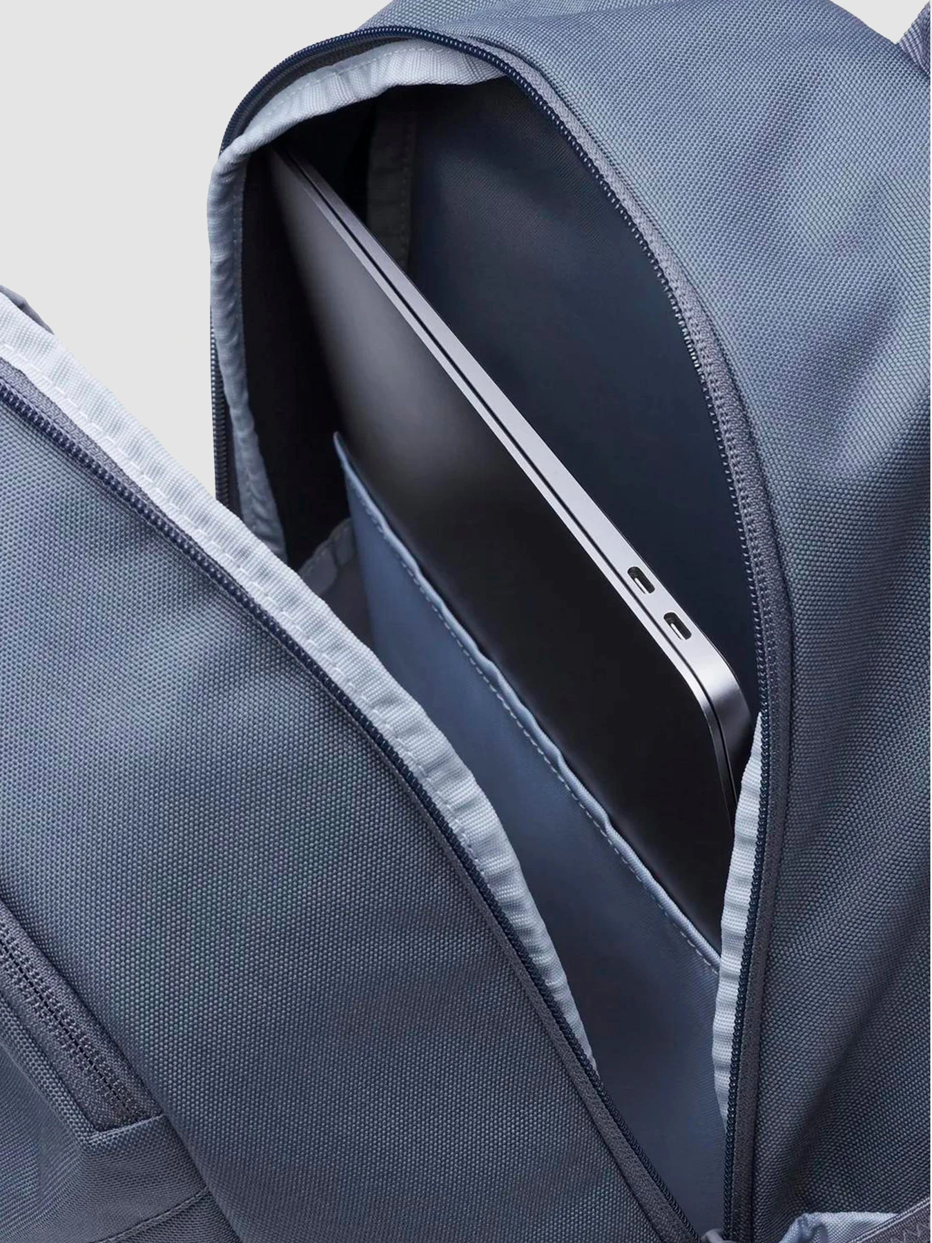 Рюкзаки Under Armour Hustle Lite Backpack модель 6000399-025 Фото