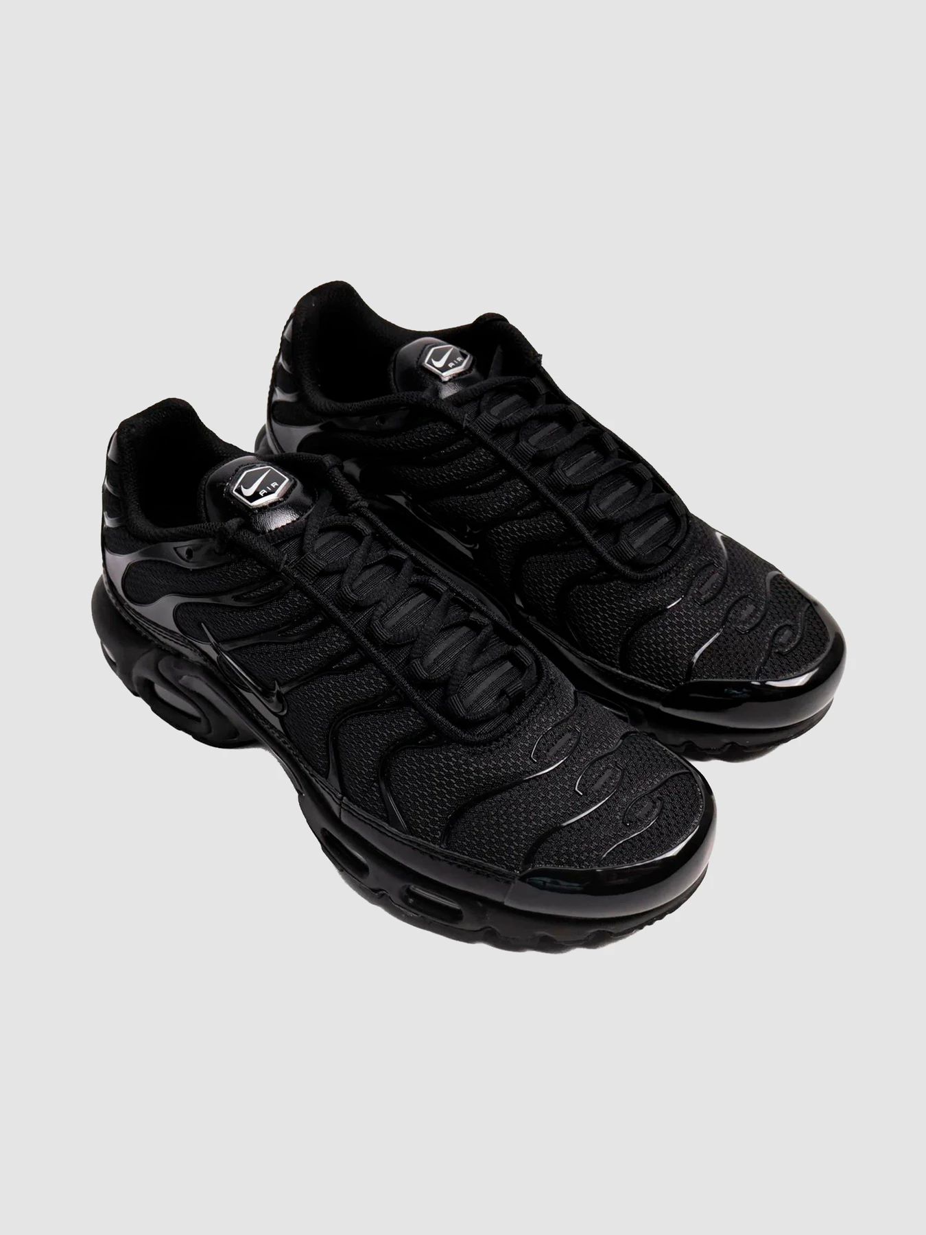 Кроссовки NIKE Air Max Plus Triple модель 604133-050 Кроссовки NIKE Air Max Plus Triple модель 604133-050 Фото
