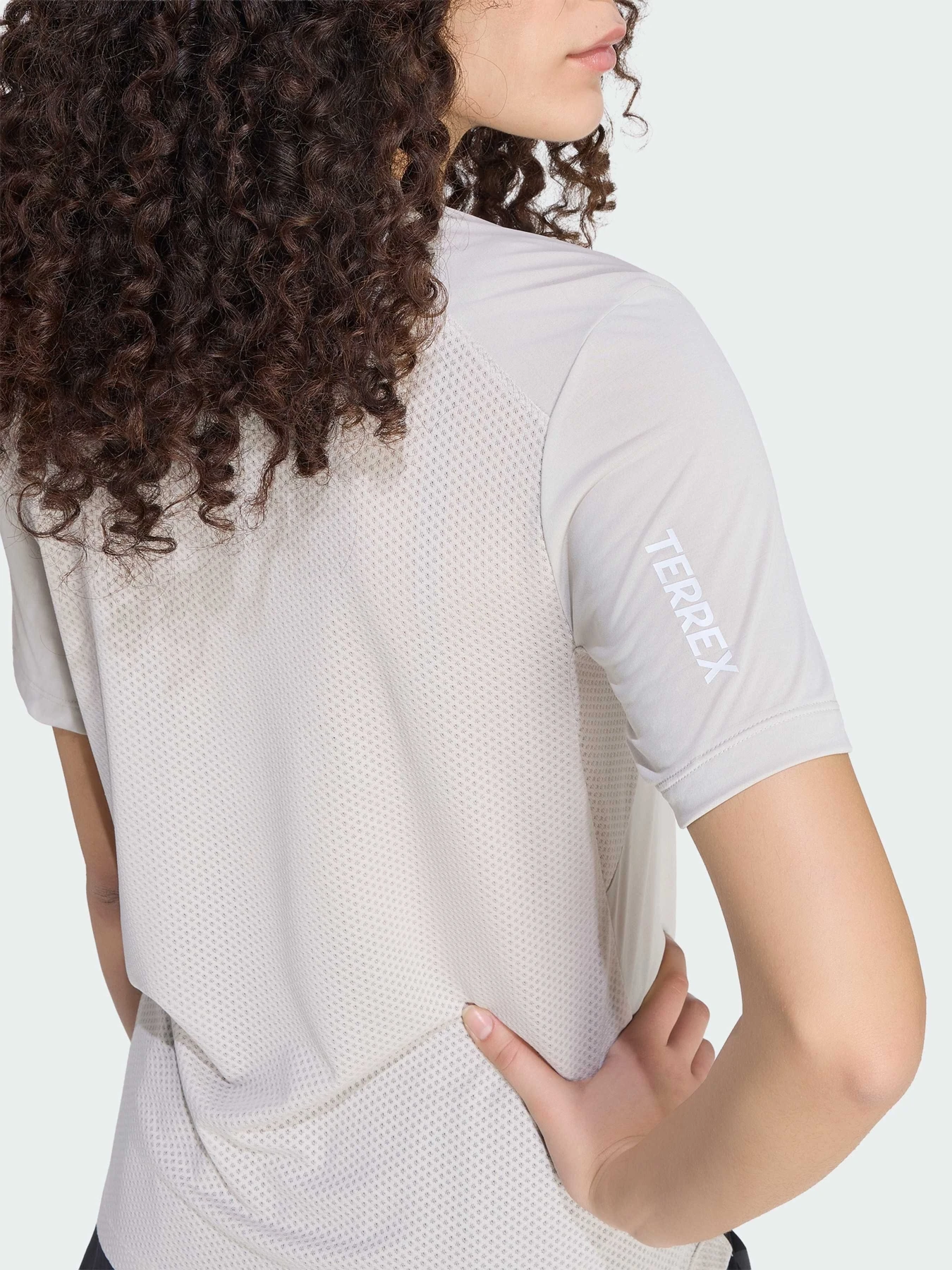 Футболки и поло Adidas модель KF9875 Футболки и поло Adidas модель KF9875 Фото