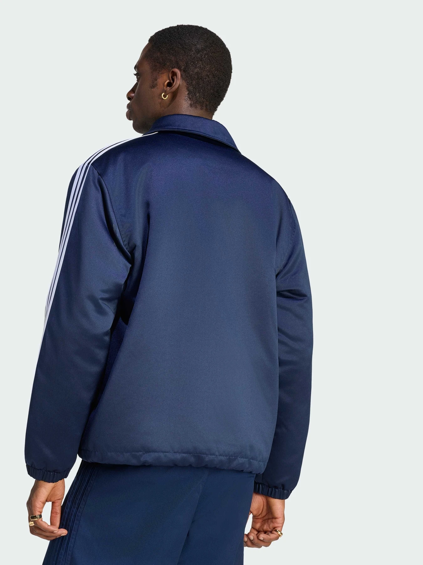 Куртки и дубленки Adidas 3 Stripes модель KE4173 Куртки и дубленки Adidas 3 Stripes модель KE4173 Фото
