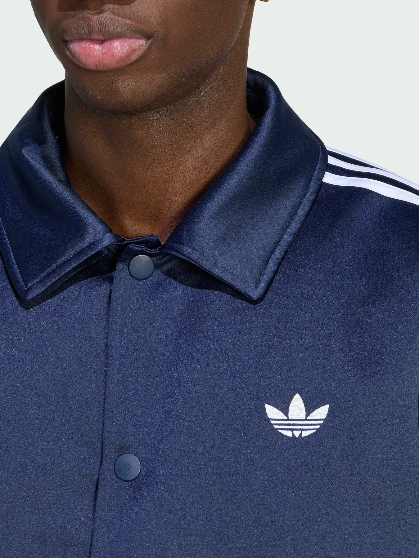 Куртки и дубленки Adidas 3 Stripes модель KE4173 Куртки и дубленки Adidas 3 Stripes модель KE4173 Фото