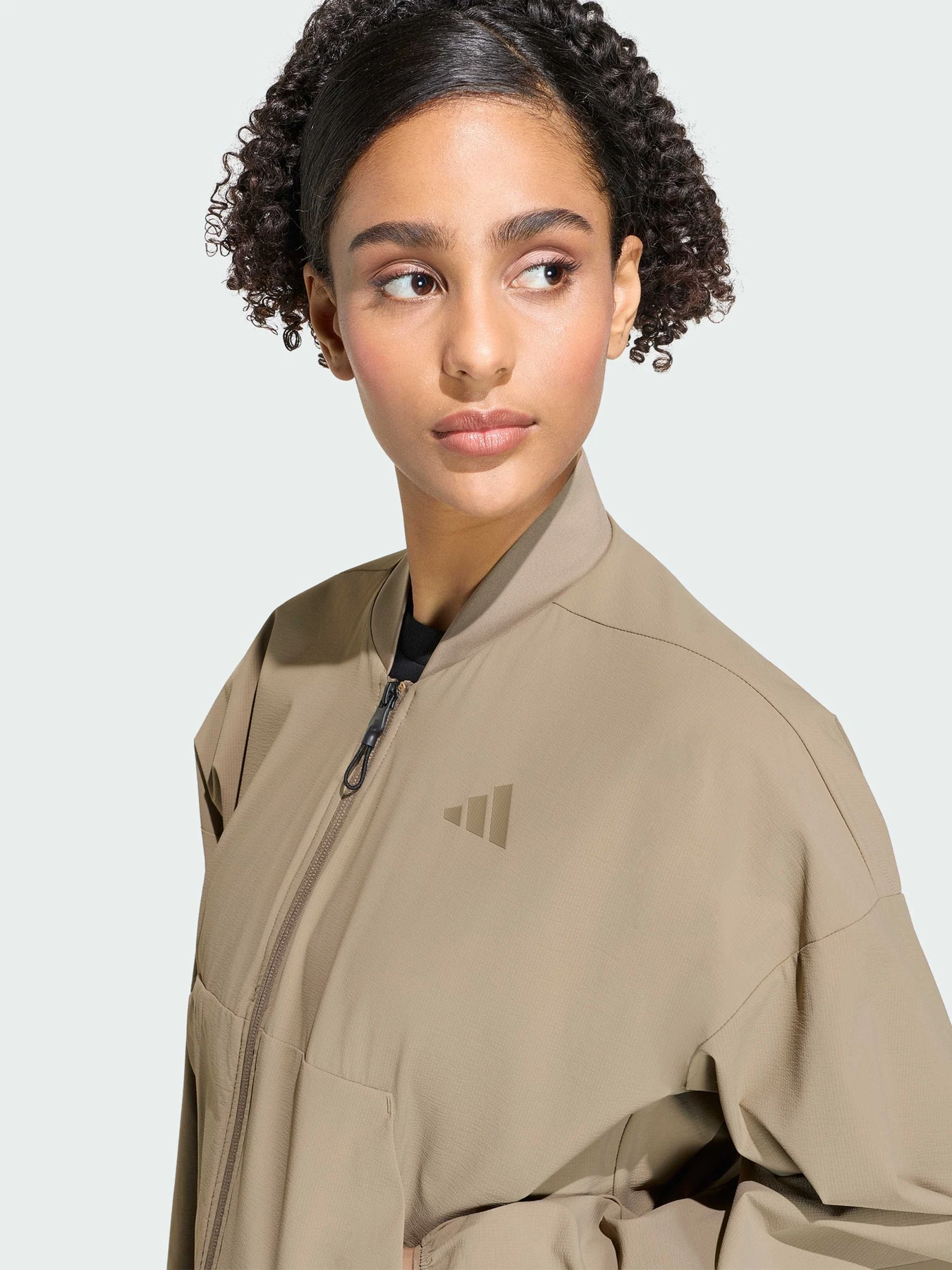 Куртки и дубленки Adidas ZNE модель KF6415 Куртки и дубленки Adidas ZNE модель KF6415 Фото