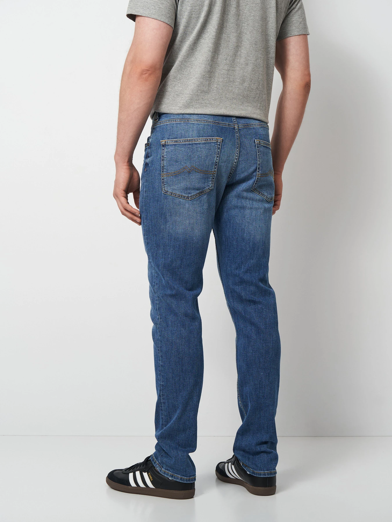 Джинсы Mustang Jeans Orlando Slim модель 1016894 Джинсы Mustang Jeans Orlando Slim модель 1016894 Фото