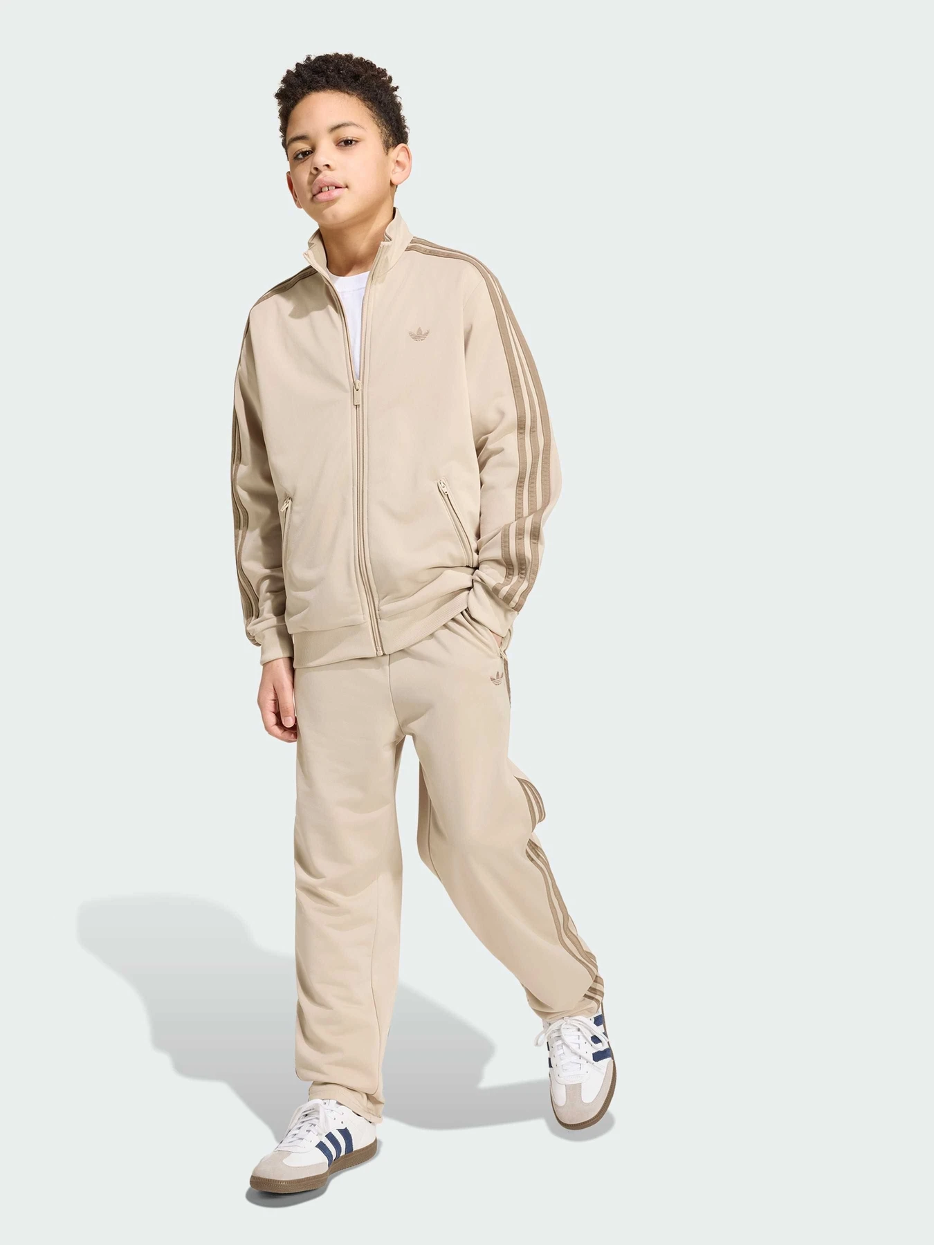 Худи и свитшоты Adidas модель HZ6646 Худи и свитшоты Adidas модель HZ6646 Фото