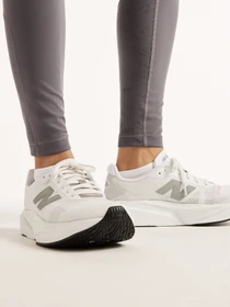 Брюки New Balance Reflective RC Heat Legging 27'' модель WB6239K1AA9 Фото