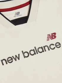 Футболки и поло New Balance Linear V-neck модель YT6288EGAGA Фото