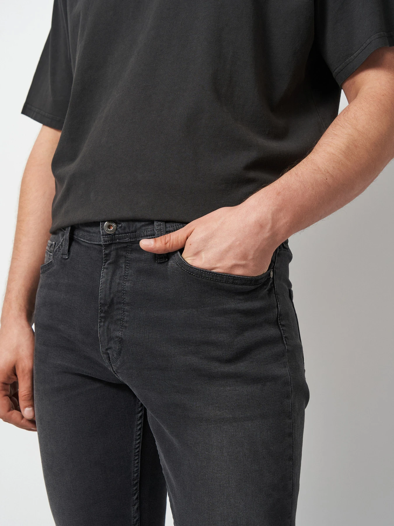 Джинсы Mustang Jeans Vegas Slim модель 1016794 Джинсы Mustang Jeans Vegas Slim модель 1016794 Фото