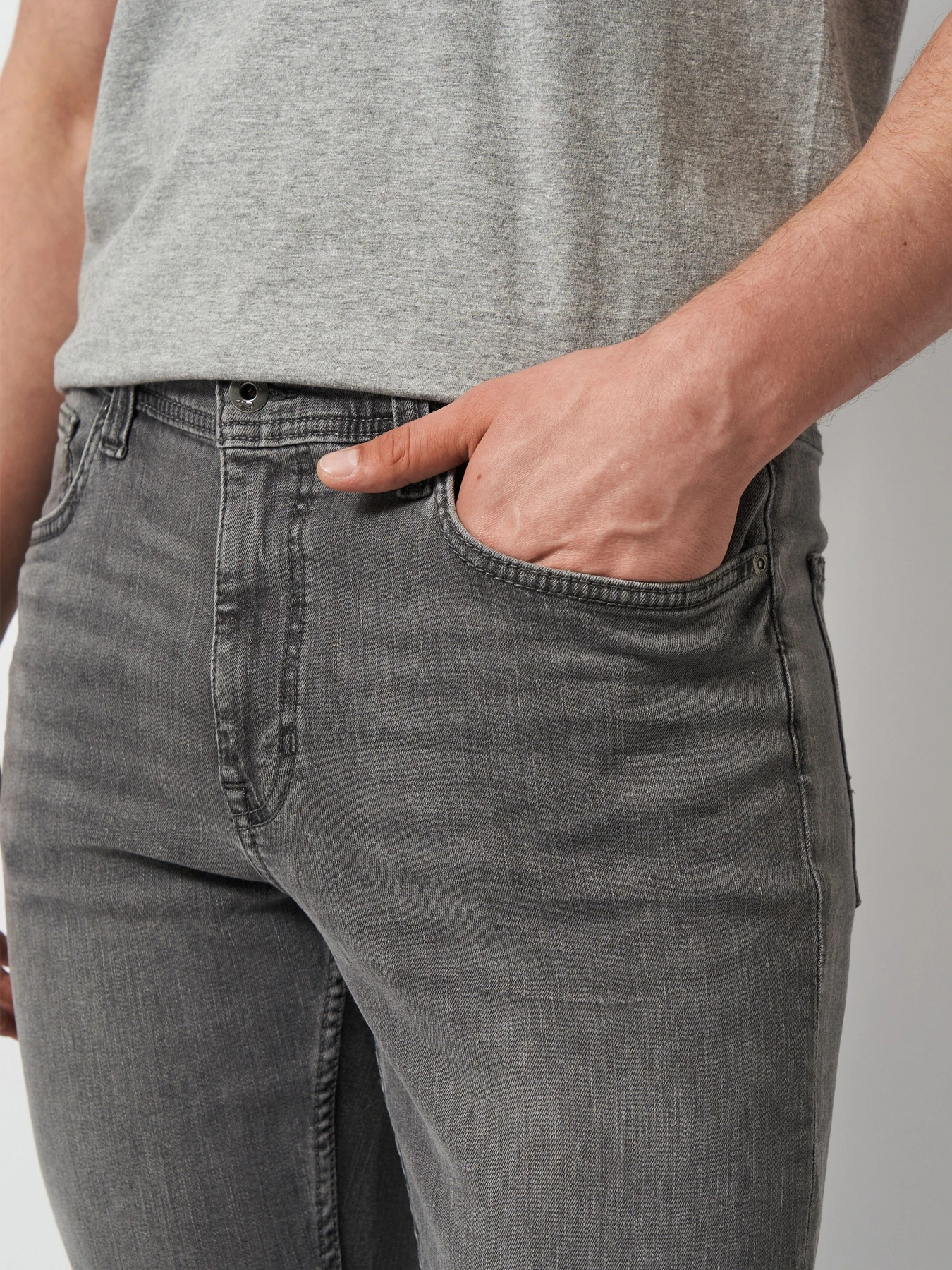 Джинсы Mustang Jeans Orlando Slim модель 1016985 Джинсы Mustang Jeans Orlando Slim модель 1016985 Фото