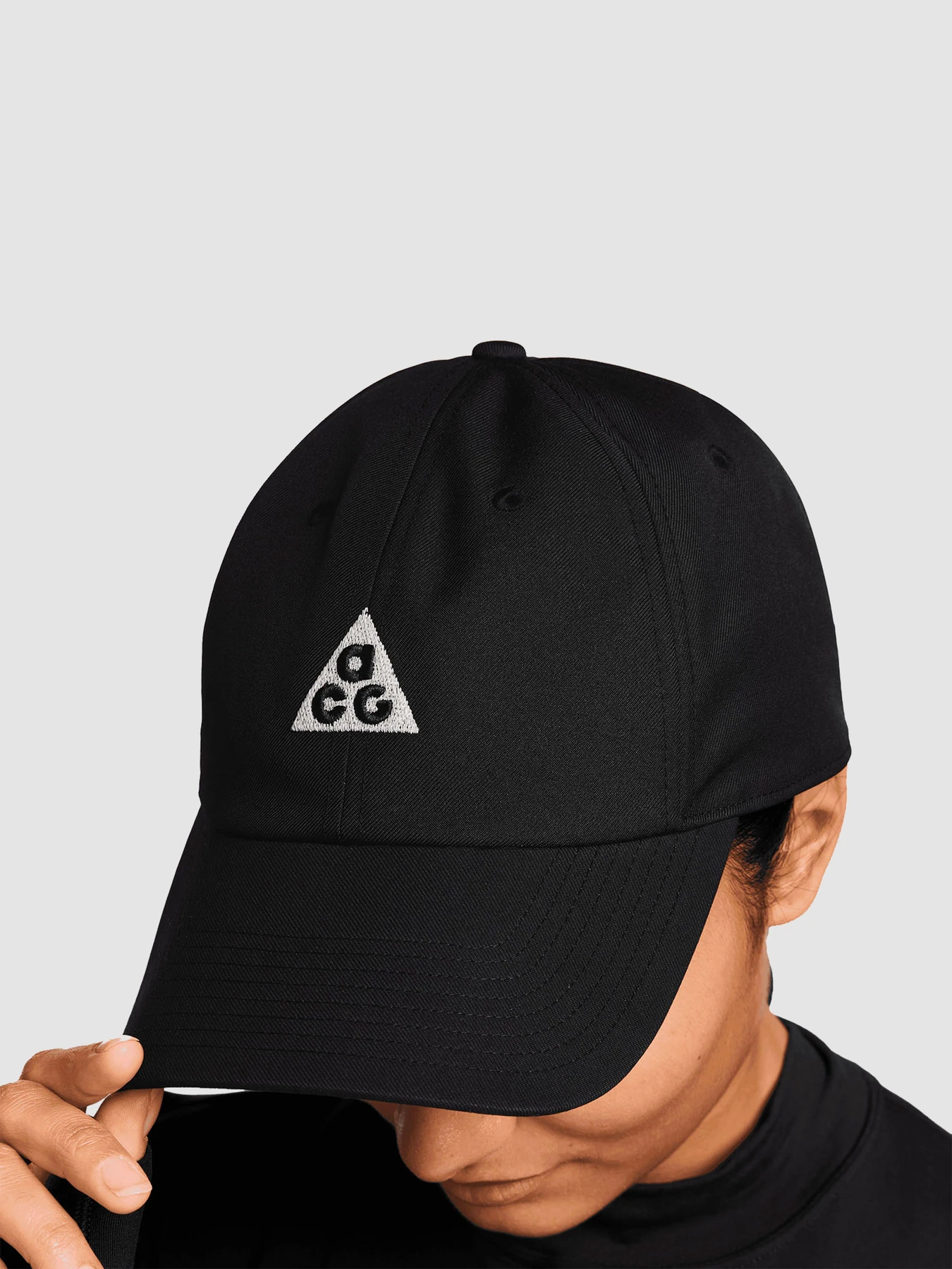 Шапки та кепки NIKE Acg U Club Cap U Cb модель IH9256-010 Шапки та кепки NIKE Acg U Club Cap U Cb модель IH9256-010 Фото