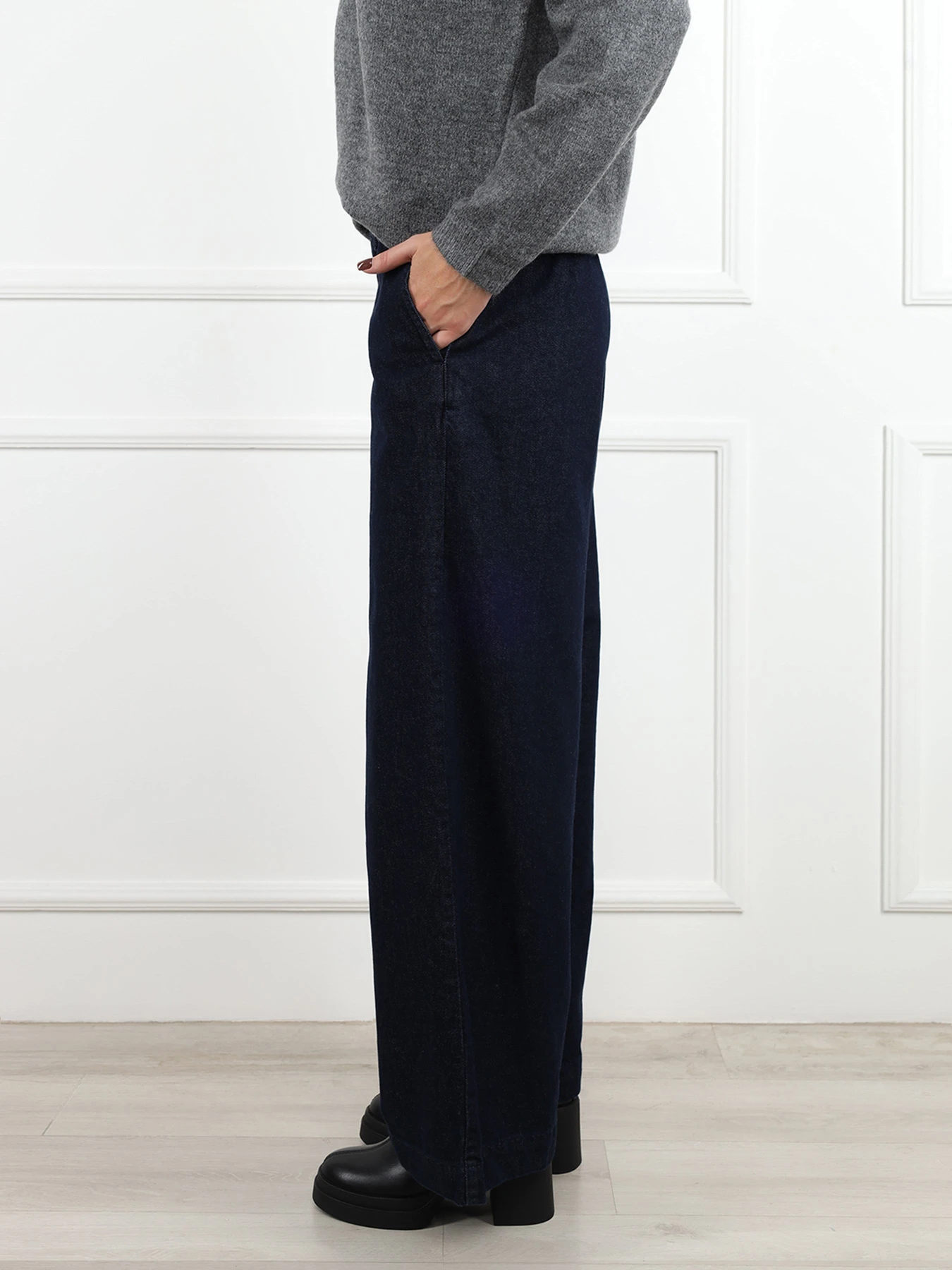 Джинси YUKI модель ЦБ-00298322 Джинси YUKI модель ЦБ-00298322 Фото
