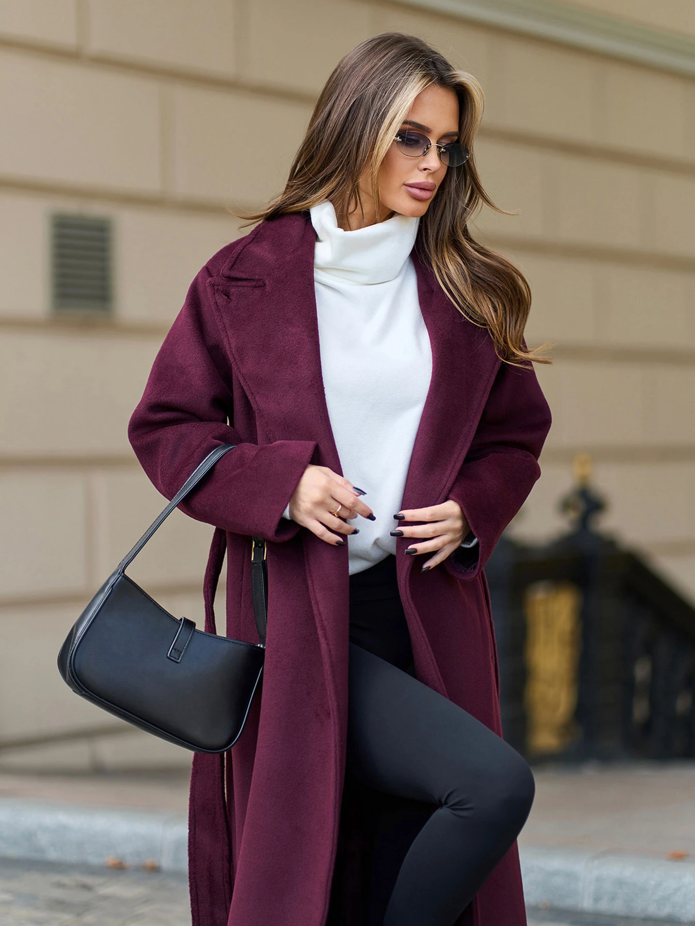 Пальто и плащи ISSA Plus модель 15908_темно_бордовый Пальто и плащи ISSA Plus модель 15908_темно_бордовый Фото
