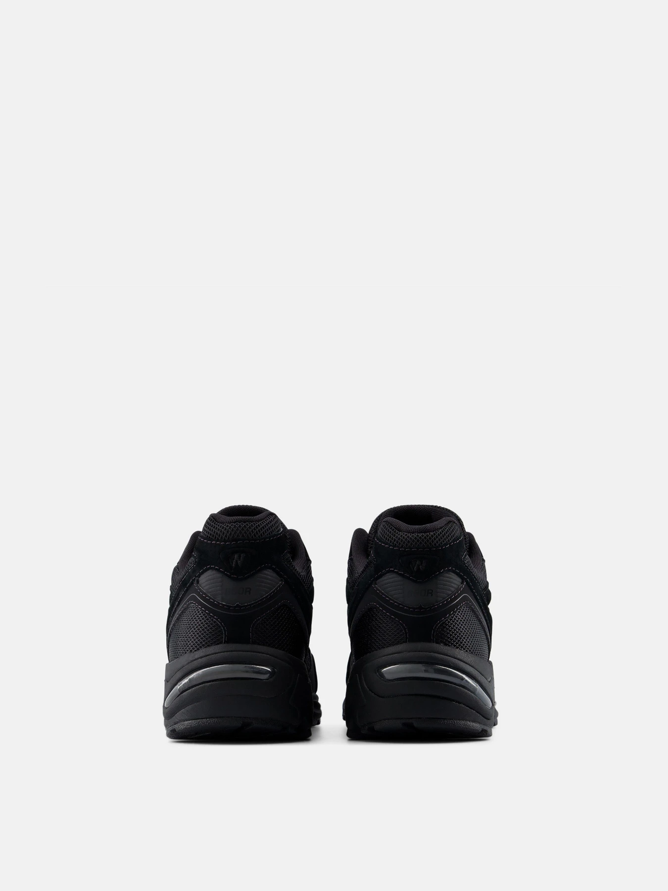 Кросівки New Balance модель U880R3PC Фото