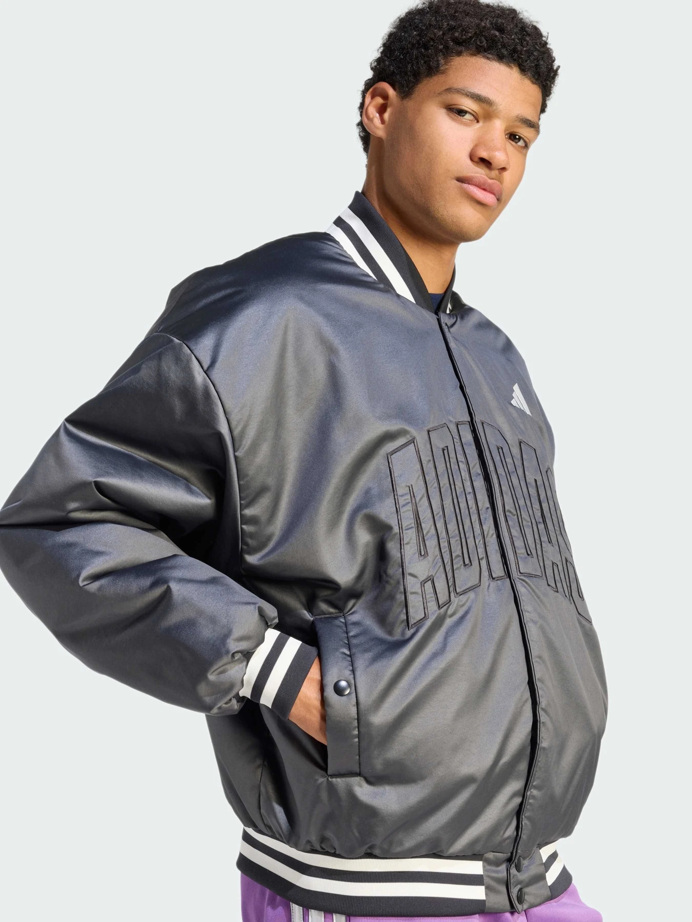 Куртки та дублянки Adidas модель JZ6913 Фото