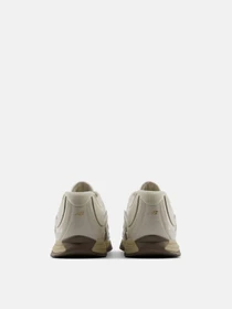 Кросівки New Balance RC56 модель URC562KH Фото