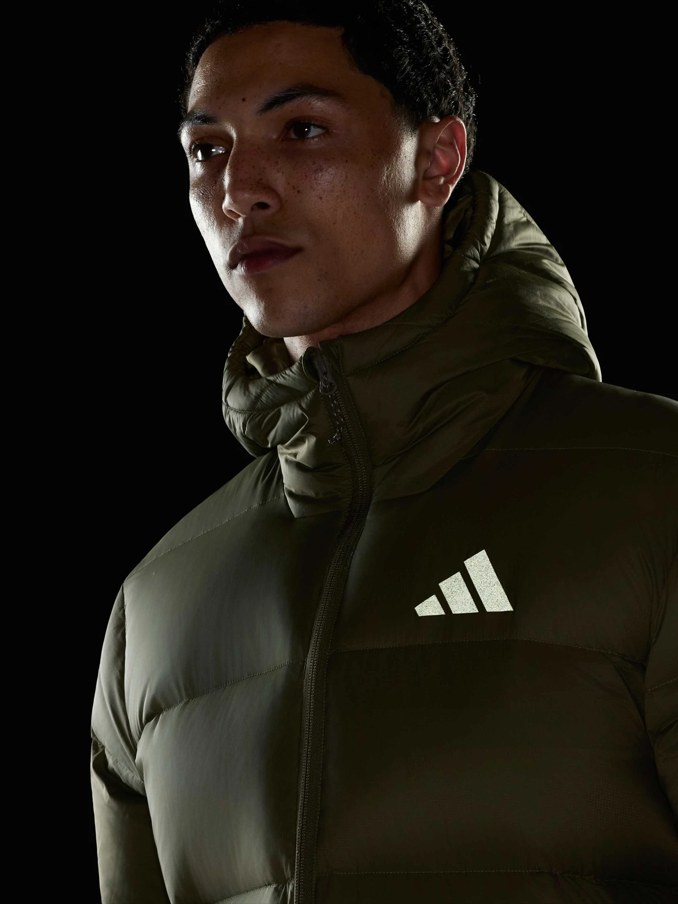 Куртки та дублянки Adidas модель KY2718 Фото