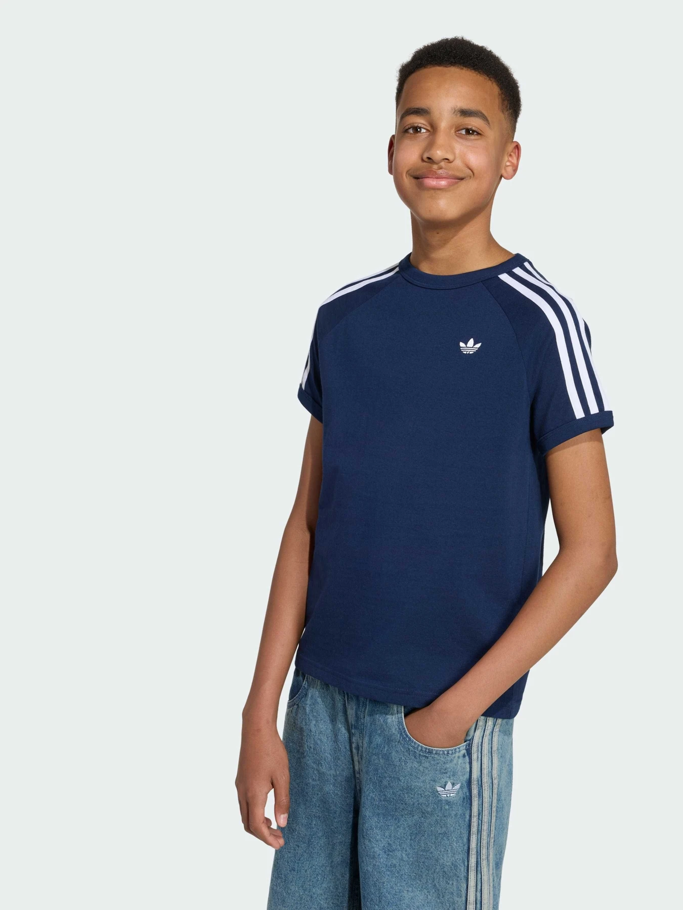 Футболки і поло Adidas 3 Stripes модель HZ6670 Футболки і поло Adidas 3 Stripes модель HZ6670 Фото