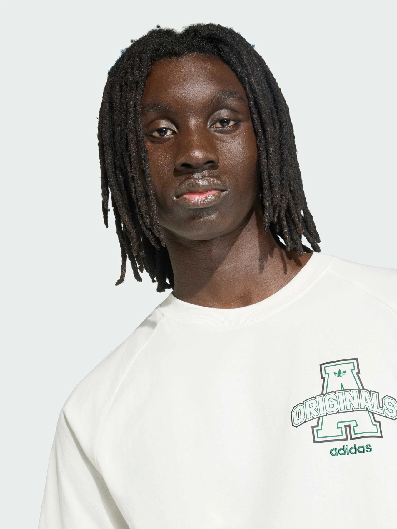 Футболки і поло Adidas Graphics модель IB7084 Футболки і поло Adidas Graphics модель IB7084 Фото