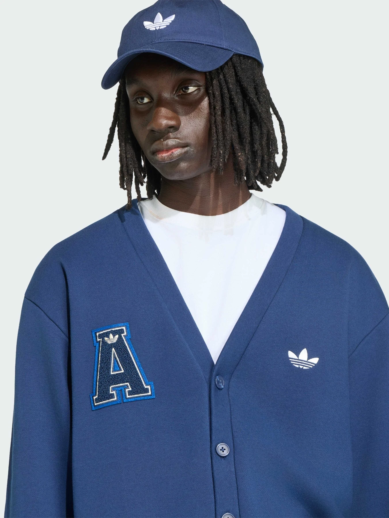 Светри та кардигани Adidas Graphics модель IB7095 Светри та кардигани Adidas Graphics модель IB7095 Фото