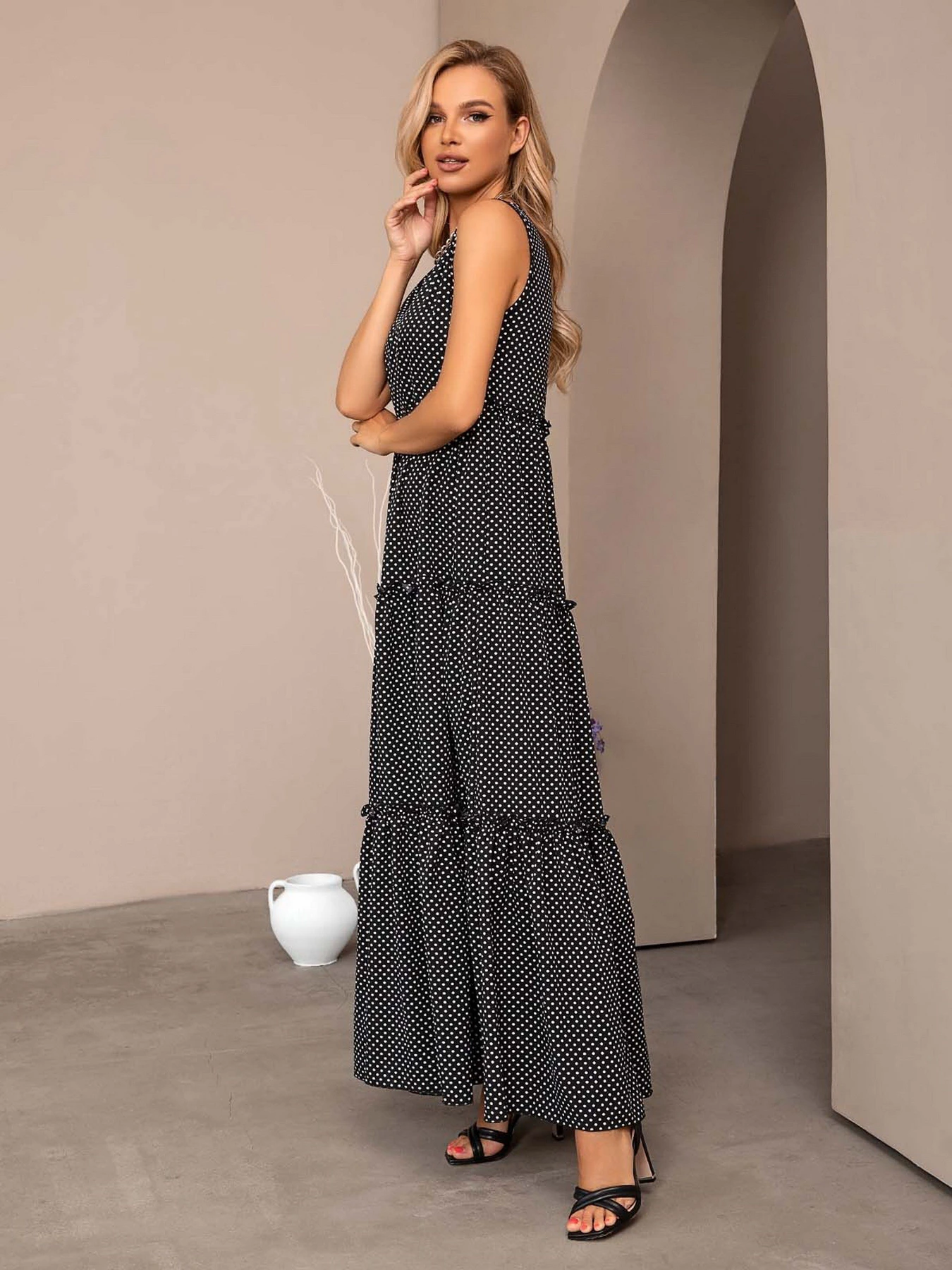 Сукні ISSA Plus модель 11733_black Сукні ISSA Plus модель 11733_black Фото