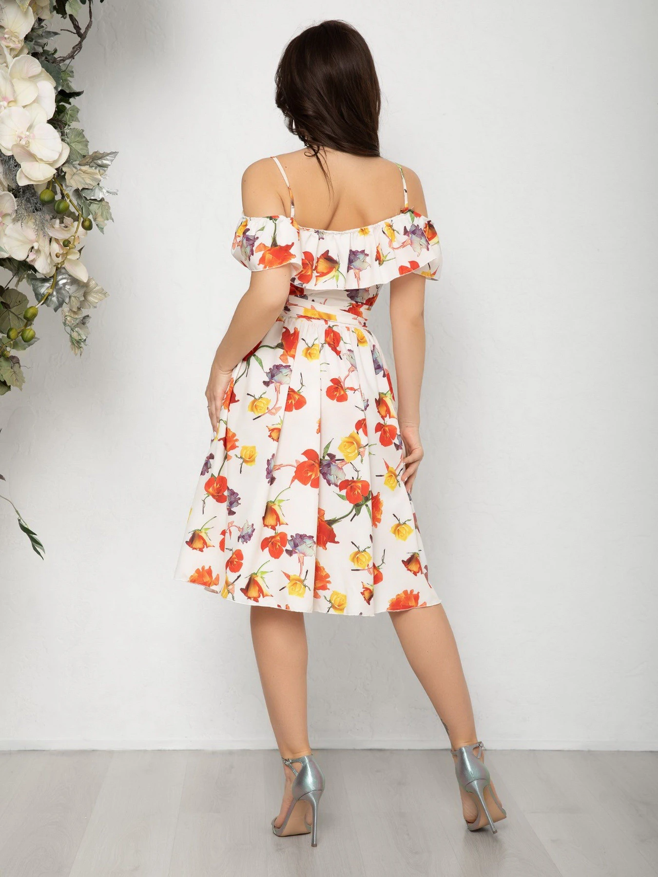 Сукні ISSA Plus модель 12567_white Сукні ISSA Plus модель 12567_white Фото