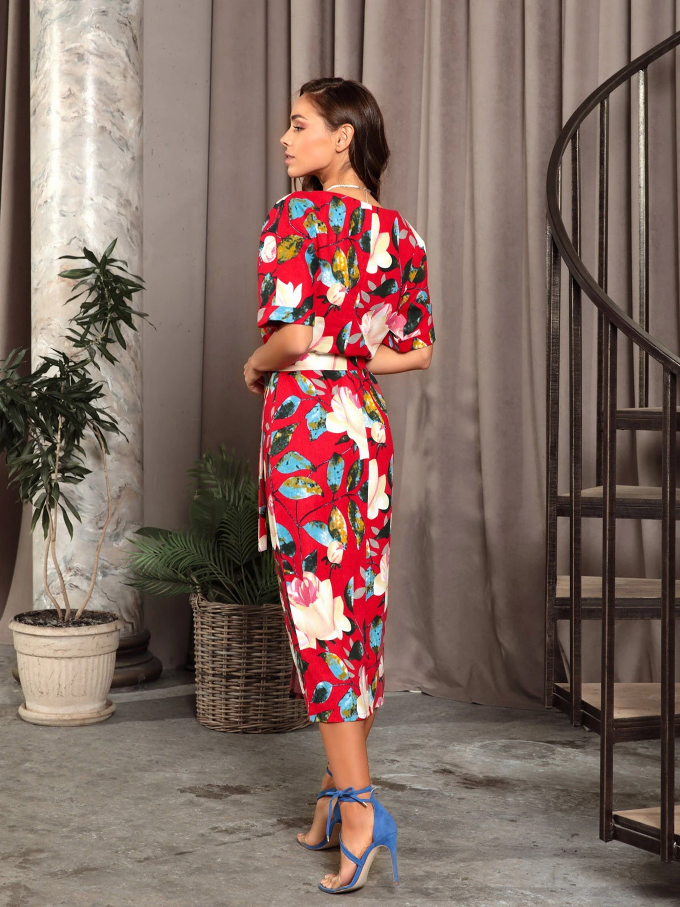 Сукні ISSA Plus модель 12756_red Сукні ISSA Plus модель 12756_red Фото