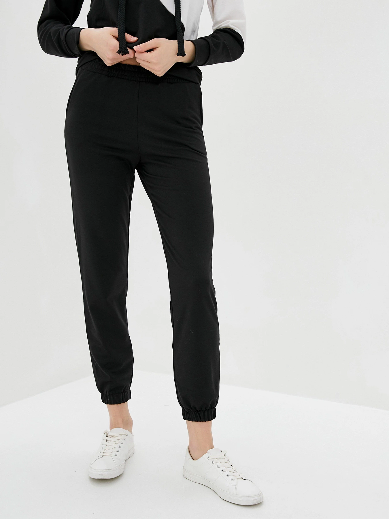 Костюмы ISSA Plus модель SA-33_blackred Костюмы ISSA Plus модель SA-33_blackred Фото