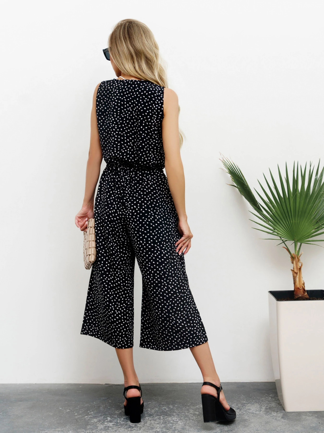 Комбинезоны ISSA Plus модель 13440_black. Комбинезоны ISSA Plus модель 13440_black. Фото