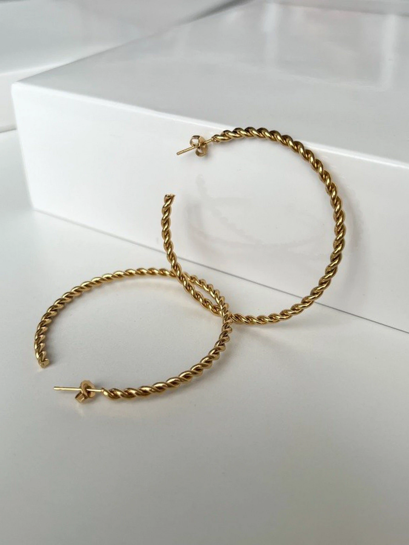 Серьги-подвески ISSA Plus модель AK-19_gold Фото
